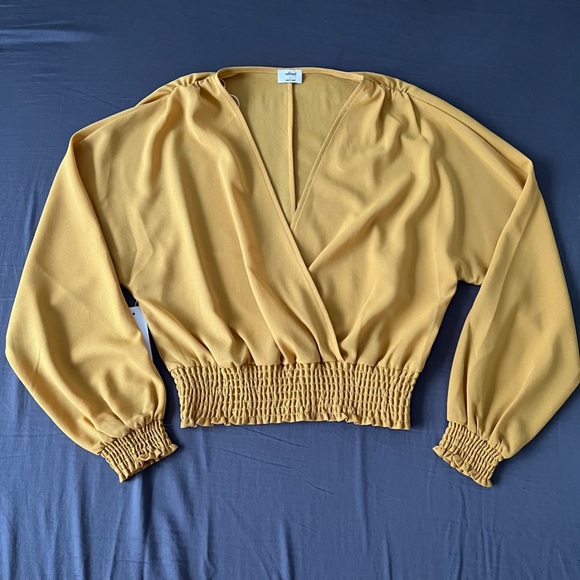 Aritzia Wilfred Reign Blouse Cairo Gold Size Small NWT - Picture 1 of 9